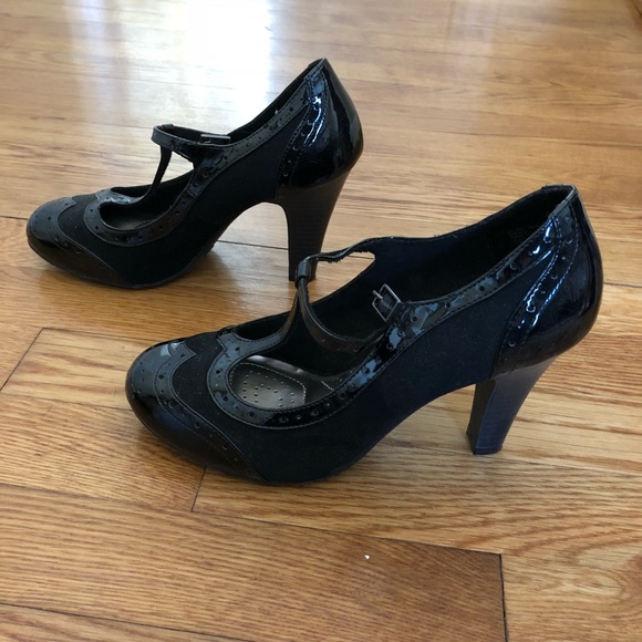 Heels - Picture 2 of 3